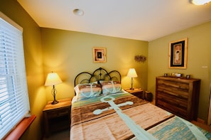 Newly Renovated 2BR/1BA, Hot Tub, Games & more!