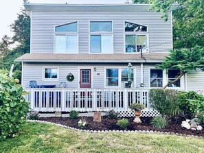 Front view with garden 