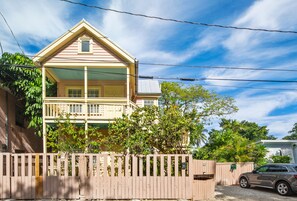 Poinciana Garden is 2 blocks to all of the Duval St fun!