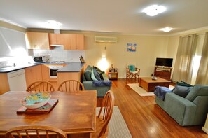 Cole Cottage - Kalbarri Accommodation Service