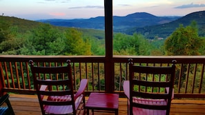 Enjoy quietness, privacy and endless views....