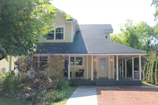 Welcome to Butterfly Cottage, Niagara-on-the-Lake