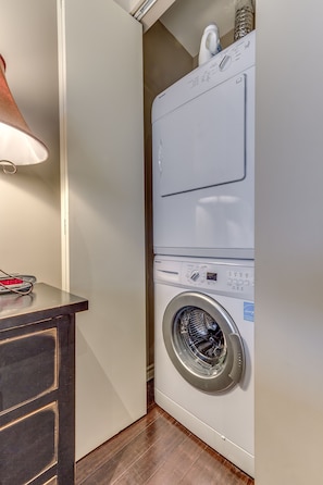 Full In-Suite Washer Dryer - Greystone Lodge Unit 216