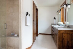 Guest Bathroom - Shooting Star Cabin 01 - Teton Village, WY - Luxury Villa Rental