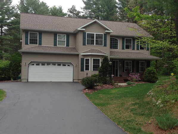 3200 ft colonial