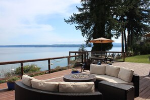 BEST DECK YOU will find anywhere with lots of conversational seating