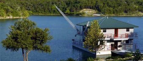 Taken by Austin Statesman photographer Ralph Barrera. (lake was full)