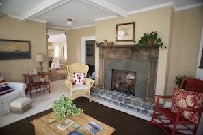 Light and bright living room with gas fireplace