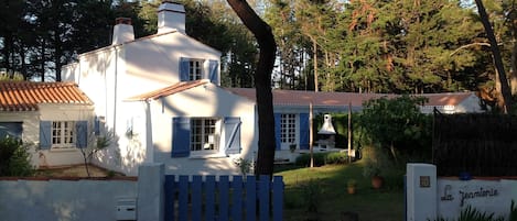 Très jolie maison à 300m de la plage au calme en bout d'impasse 