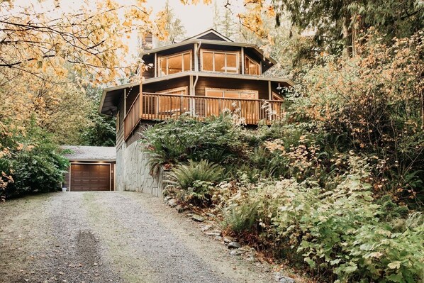 House, Cabin, Outdoors, Road, Cottage