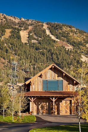 Front Exterior - Fish Creek Lodge 02 - Teton Village, WY - Luxury Cabin Rental