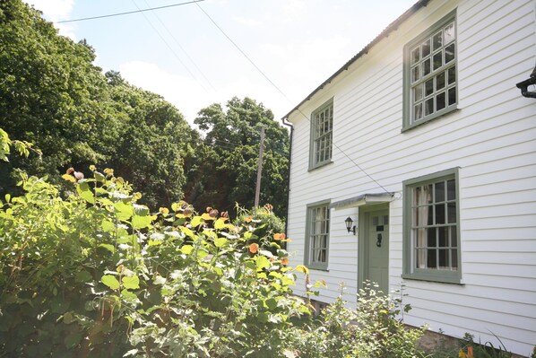 The front........! 
Huge sash windows for plenty of light