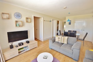 Riverview Holiday Apartment Unit 19 - Downstairs living area