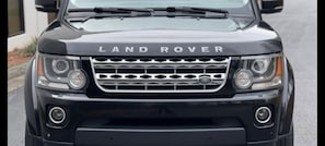 LAND ROVER LR4 LUX (seven seater, included in rental, minimum 25 years old)
