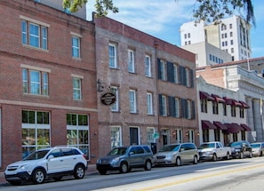 Another street view of The Oglethorpe Lodge in historic downtown Savannah.