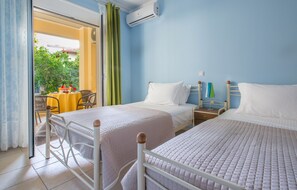 Bedroom No2 with two single beds