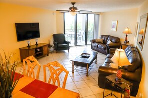living room with 55 in tv and seating for 6