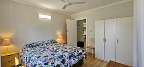 Patrick Crescent 18 - Kalbarri Accommodation Services - Main bedroom