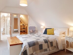 Upstairs ensuite bedroom