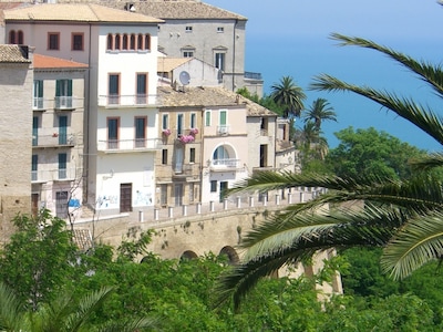 Medieval Apartment In Historical Center Of Vasto Only 700 Meters To Beach