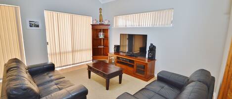 Lounge Area - Kalbarri Accommodation Service