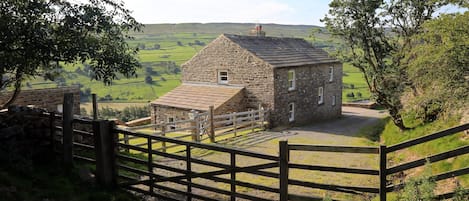 Laykin cottage looking west