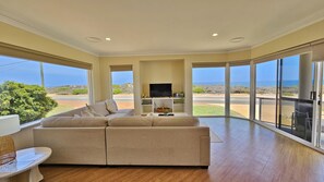 Kingview 2 - Kalbarri Accommodation Service - Lounge