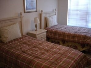 twin bedroom