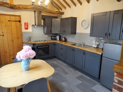 Fabulous 1 bed character barn conversion ideal for a romatic getaway