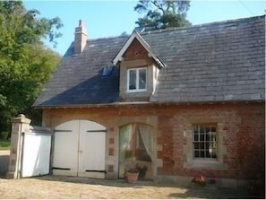 View from Cobbled yard