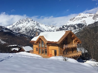 Chalet de lujo (nuevo) en Puy Saint Vincent 1400, tranquilo, a 250 m de las pistas de esquí