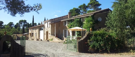 Les Pins - Domaine Russol - Entrée principale