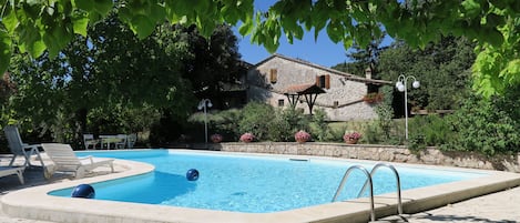 Beautiful view of the house from the private swimmingpool