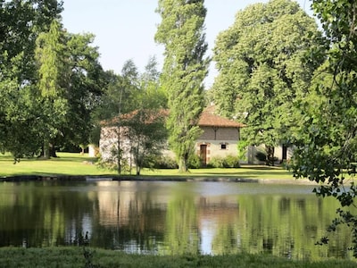  Big mansion and outbuildings in an idyllic setting with pool 