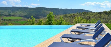 Casa Puñol is a beautiful and completely renovated holiday home for 12 guest