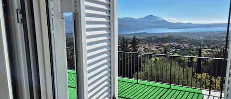 Imagine opening these patio doors each morning?
