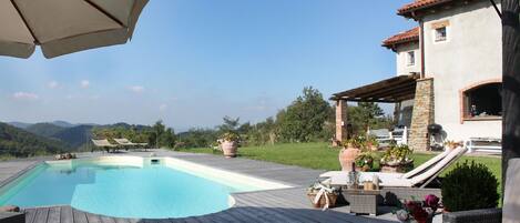 Swimming Pool with incredible views and Sunset