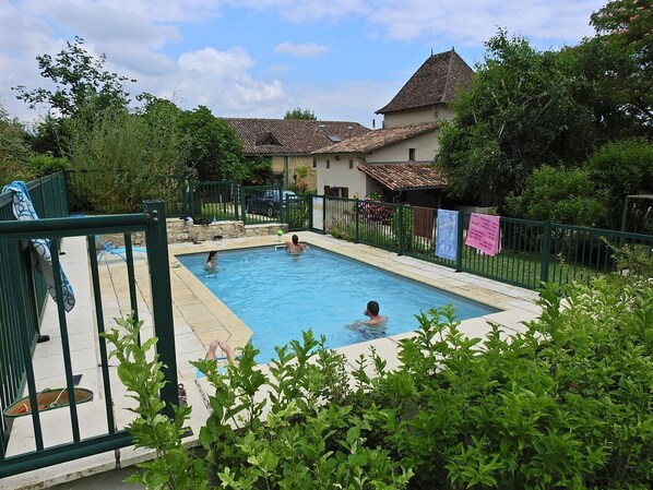 Piscine du Pigeonnier. Privée, sécurisée et sans vis-à-vis.