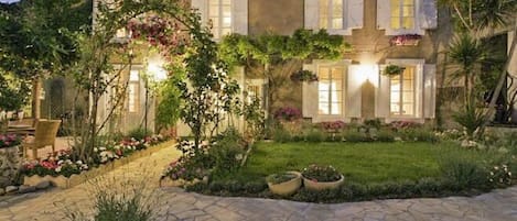 The house at night