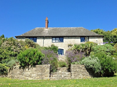 LOVELY HOME NEAR SEA WITH OUTSTANDING VIEWS IN 2 ACRES, GRASS COURT & CROQUET