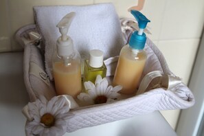 Bathroom amenities