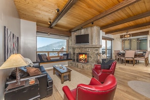 Newly Remodeled Condo, Ski-in/Ski-out, Base of Big Sky Resort