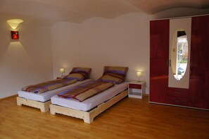 2. Schlafzimmer