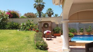 Outdoor shower temple