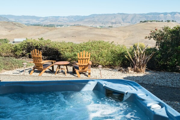 Enjoy the Hot Tub with a view of the Valley! Constantly heated to 103° D/34°C