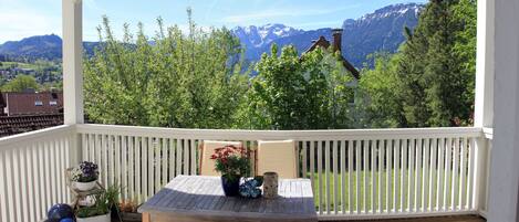 Auf dem Balkon im Frühling