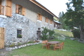 Façade et jardin