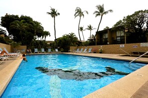 Complex - Lounge with your favorite book by the pool, or hit the nearby beach!