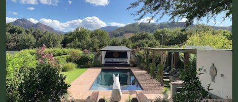 KoKo House Franschhoek - large, luxurious private home for short stays.