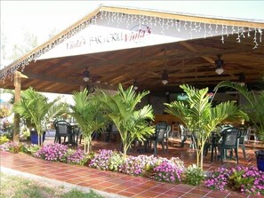 Viola's Bar and Cafe on site.
